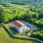 Blaise By Interhome * Manjadvorci