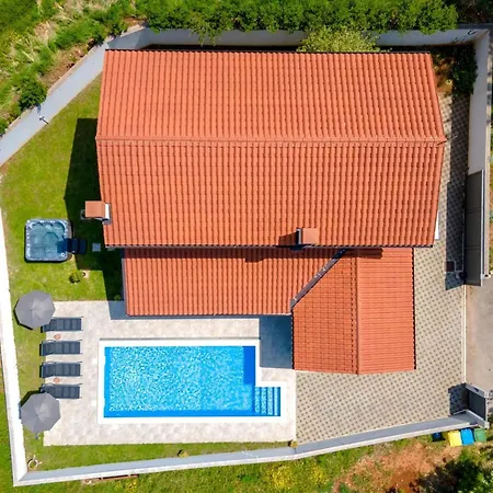 Blaise By Interhome Manjadvorci