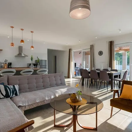 Blaise By Interhome Tatil Evi Manjadvorci